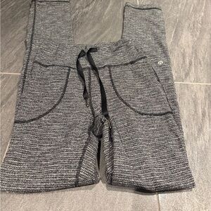 Lululemon Textured Jogger Pants w/ Pockets